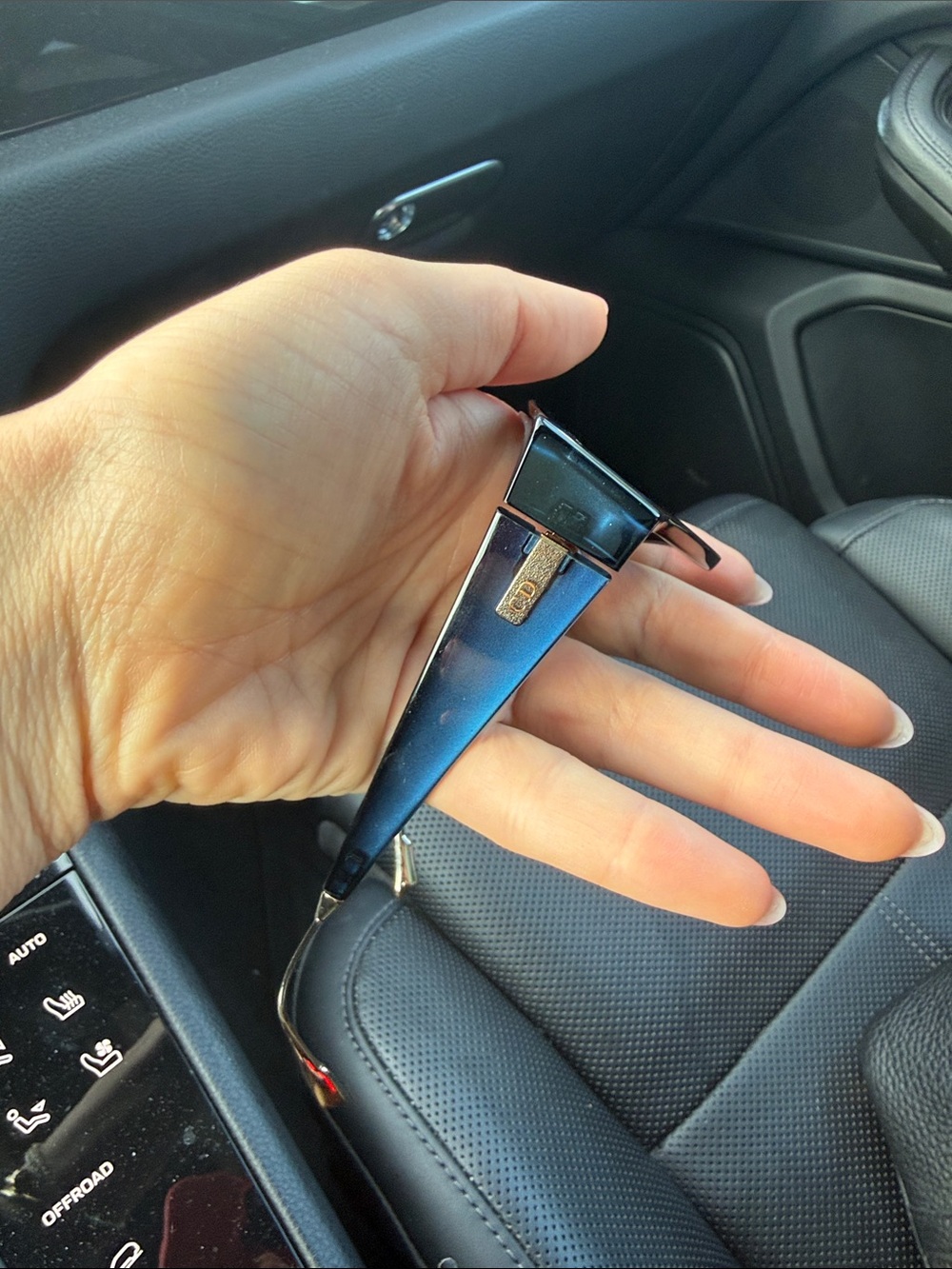 Dior Navy Cat-Eye Women's Sunglasses - Picture 5 of 8